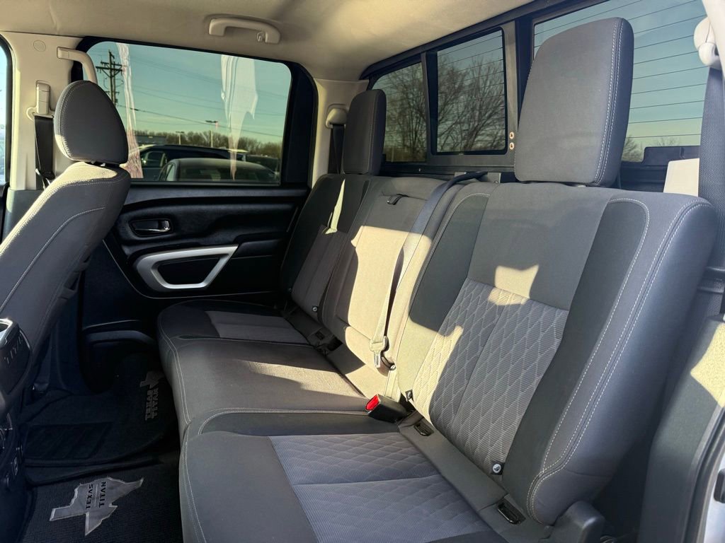 Used 2020 Nissan Titan SV w/ SV Convenience Package image 13