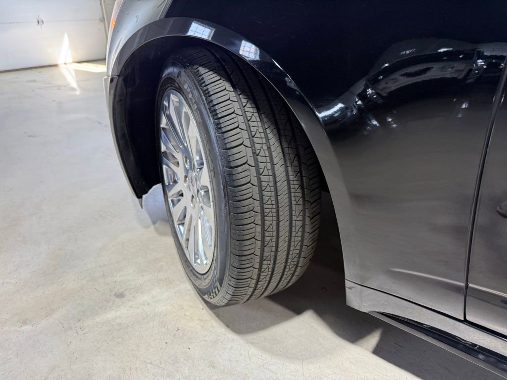 Used 2011 Cadillac CTS Premium RWD image 3