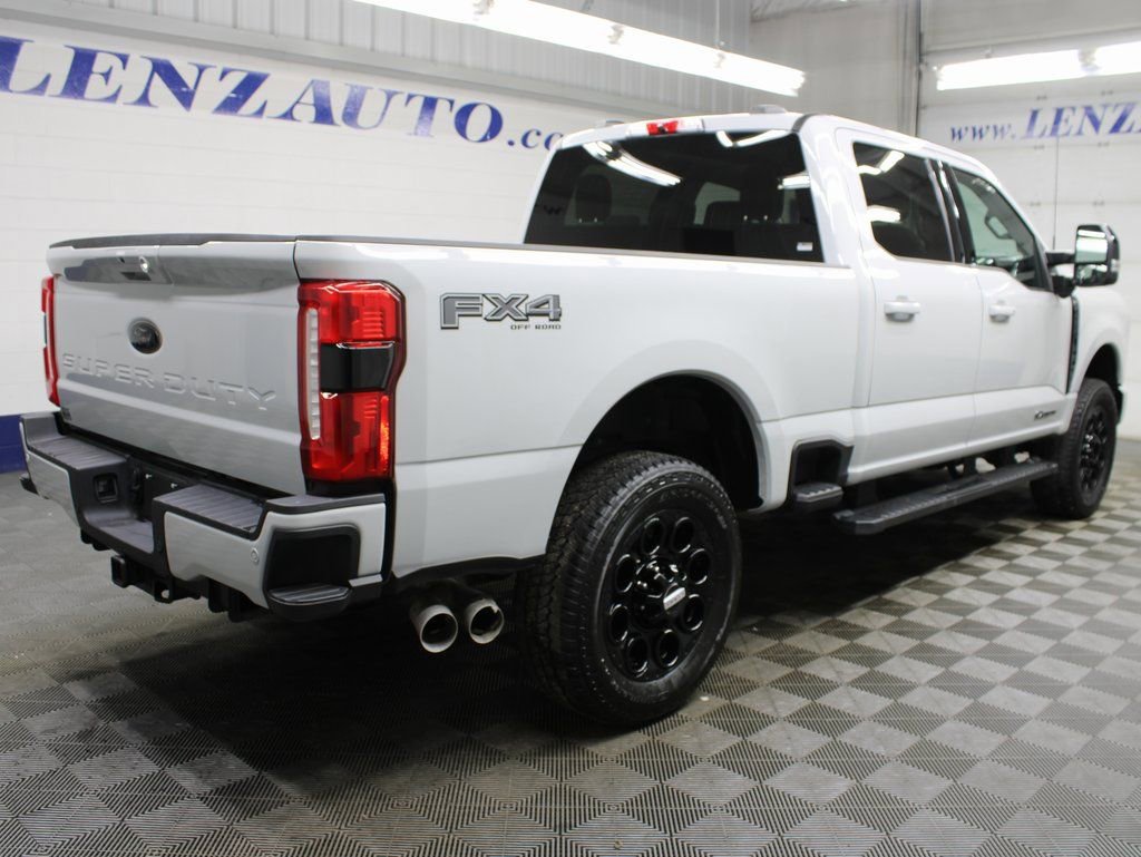 Used 2025 Ford F350 Lariat w/ Black Appearance Package image 4