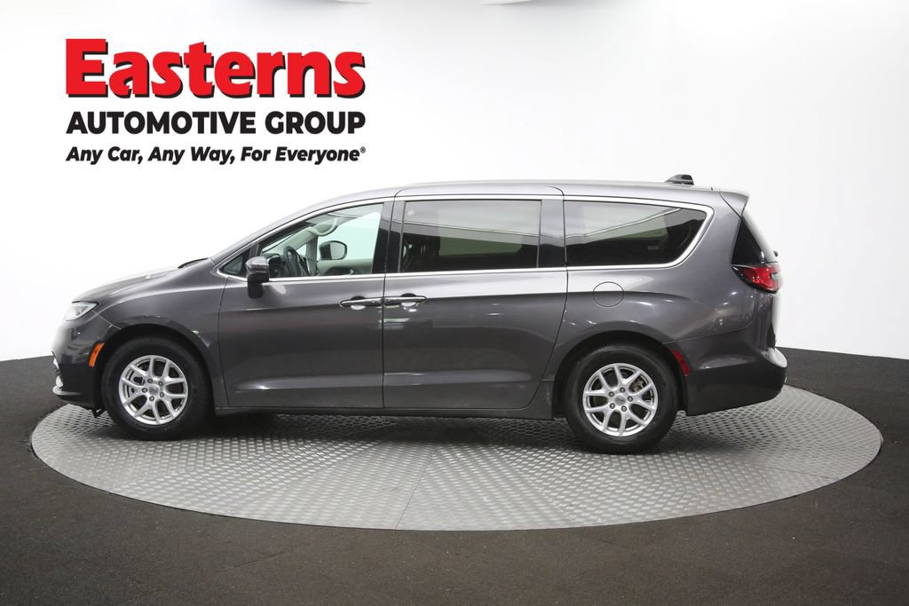 Used 2023 Chrysler Pacifica Touring-L FWD image 61