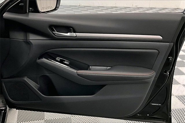 New 2025 Nissan Altima 2.5 SR w/ SR Premium Package image 34