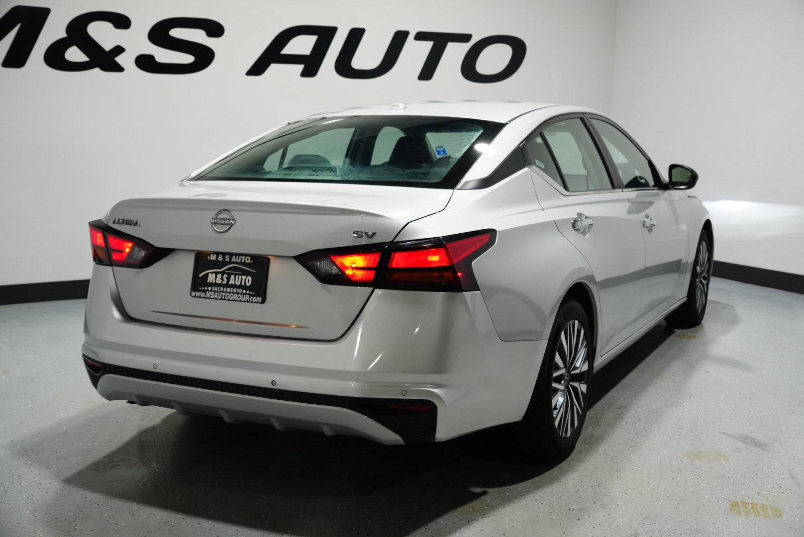 Used 2024 Nissan Altima 2.5 SV image 8