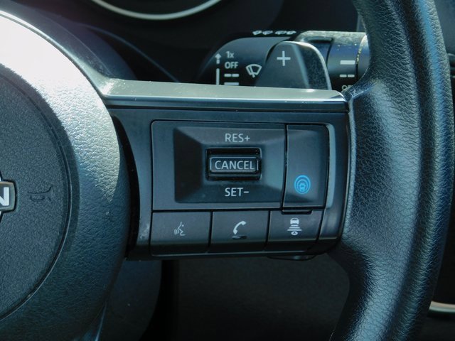 Used 2024 Nissan Rogue SV image 16