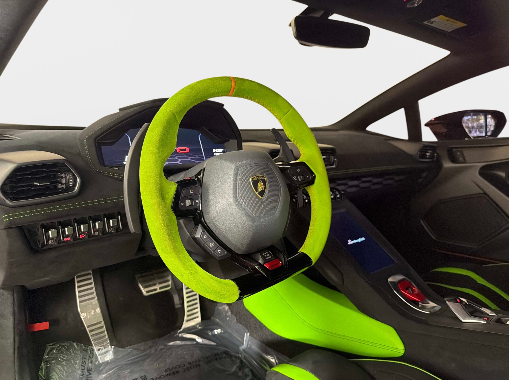 Used 2022 Lamborghini Huracan STO RWD image 35