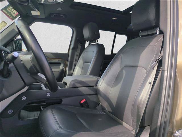 Used 2023 Land Rover Defender 110 S AWD/4WD image 17