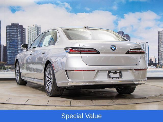 Used 2025 BMW i7 xDrive60 w/ Premium Package AWD/4WD image 9