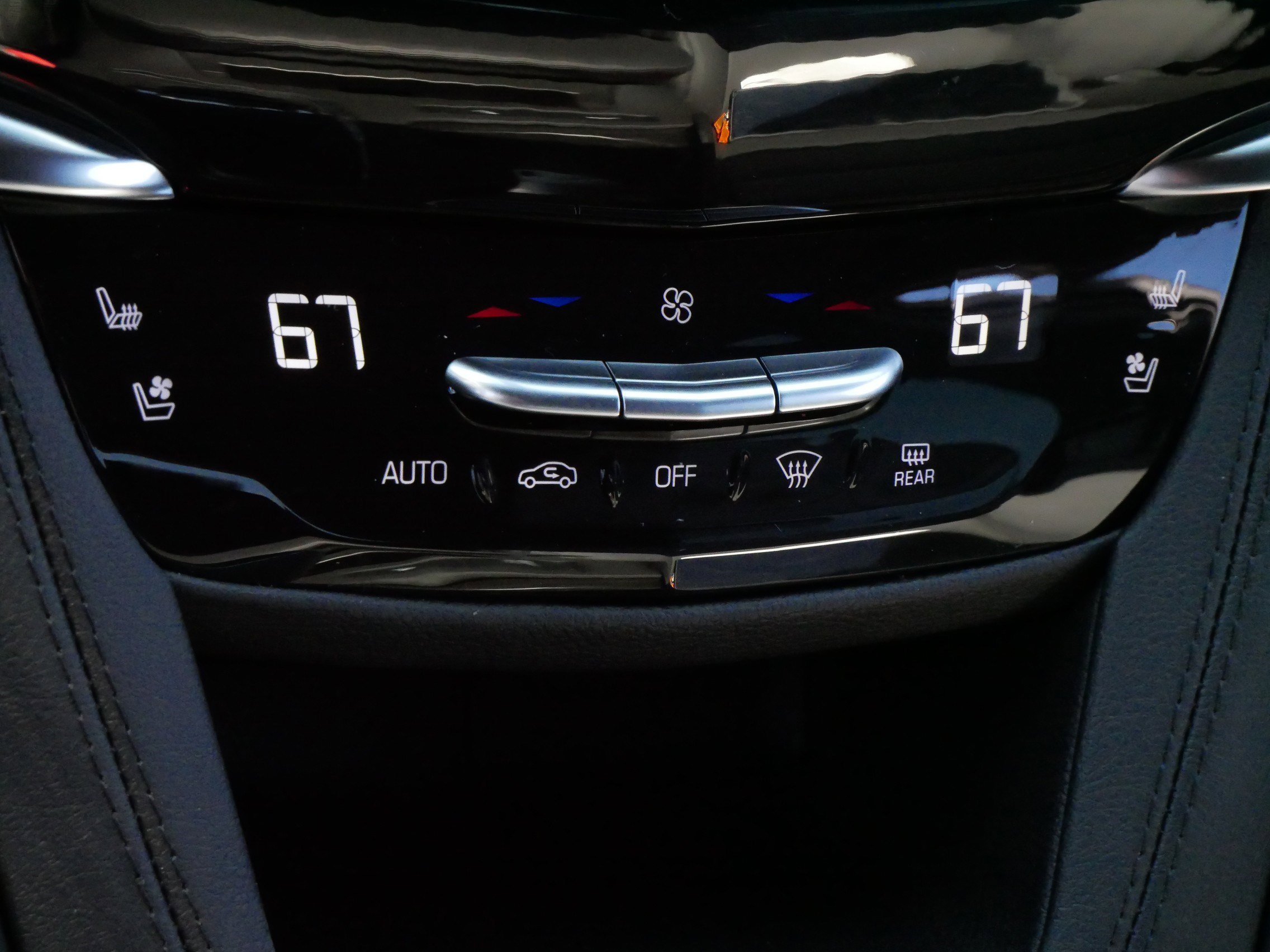 New 2025 Cadillac XT6 Sport image 21