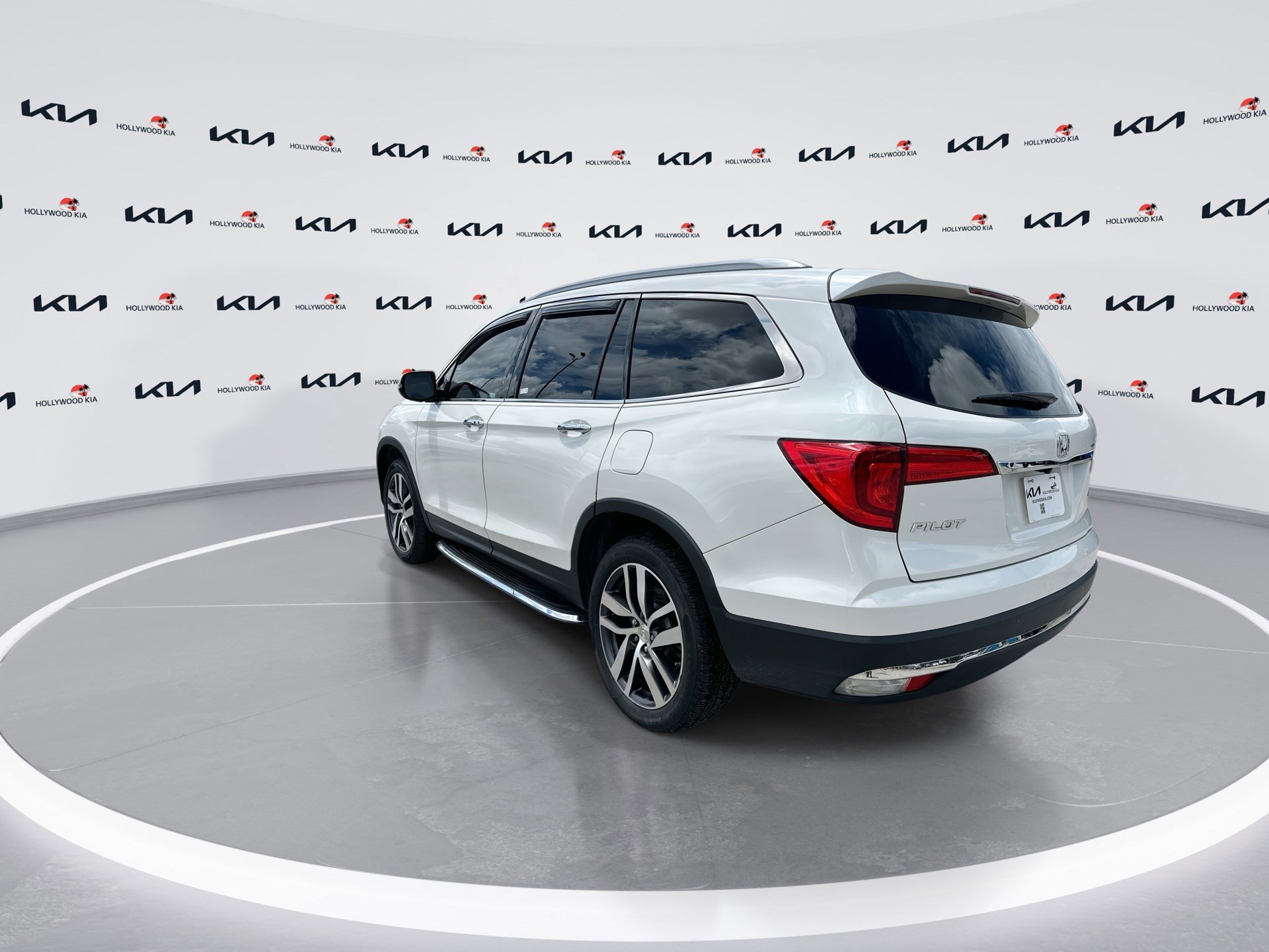 Used 2018 Honda Pilot Elite image 6