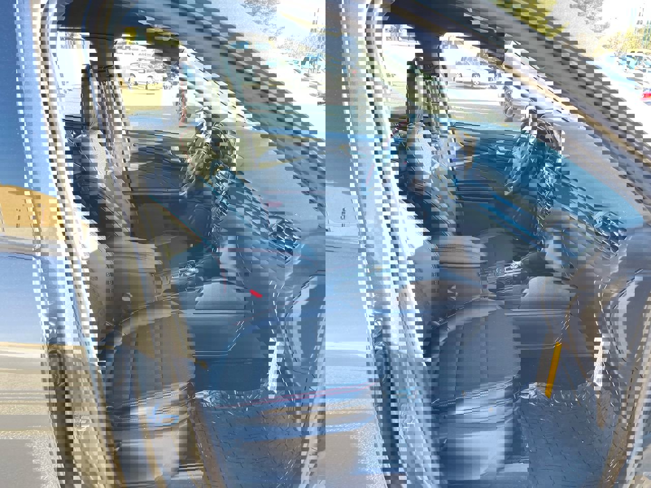 Used 2025 Ford Escape ST-Line w/ Equipment Group 301A image 38