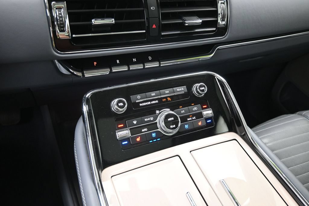Used 2022 Lincoln Navigator Black Label AWD/4WD image 19
