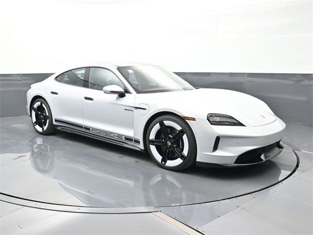 Used 2025 Porsche Taycan GTS image 33