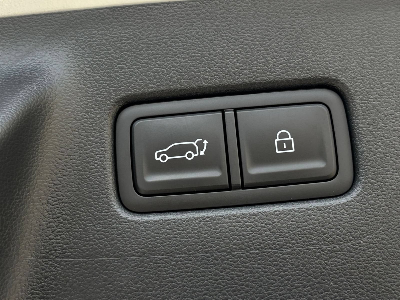 Used 2026 Hyundai Santa Fe SEL FWD image 23