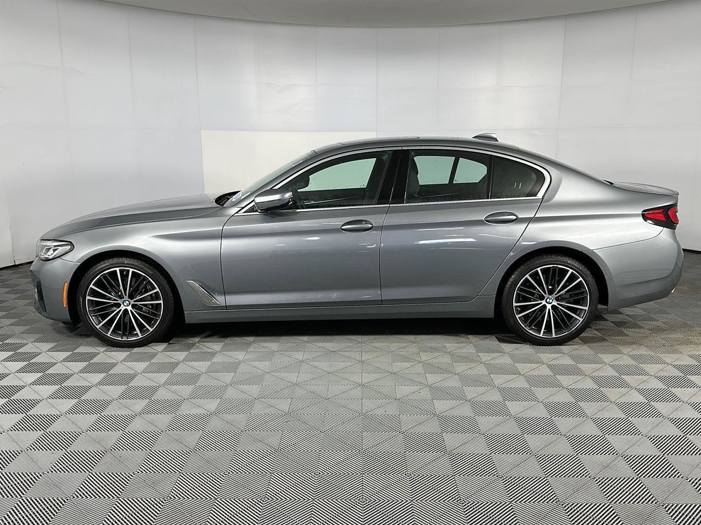 Used 2023 BMW 540i xDrive w/ Premium Package AWD/4WD image 8