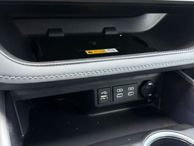 Used 2023 Toyota Highlander XLE FWD image 19