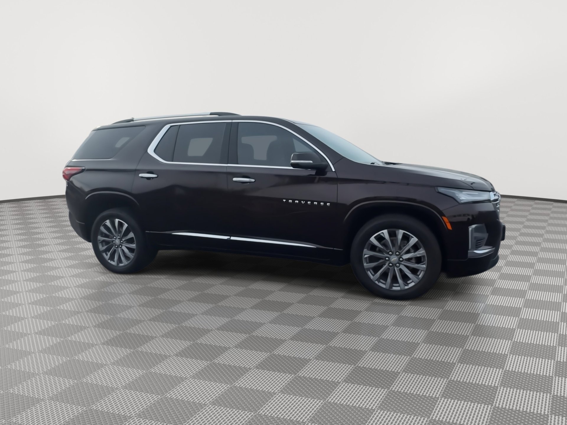 Used 2022 Chevrolet Traverse Premier w/ LPO, Floor Liner Package video 2