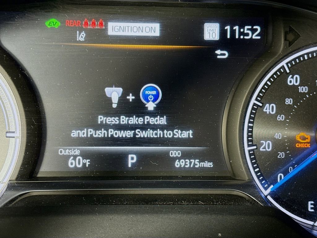 Certified 2024 Toyota Venza XLE AWD/4WD image 12