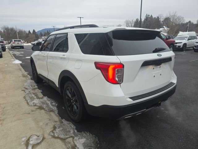 Used 2022 Ford Explorer XLT w/ Equipment Group 202A image 4