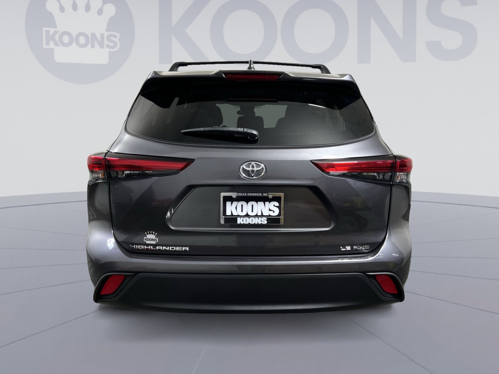 Used 2023 Toyota Highlander LE image 5