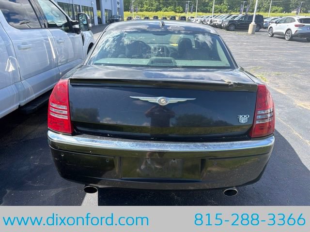Used 2005 Chrysler 300 C w/ Navigation & Sound Group II RWD image 4