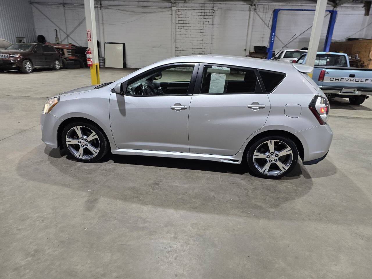 Used 2009 Pontiac Vibe GT FWD image 6