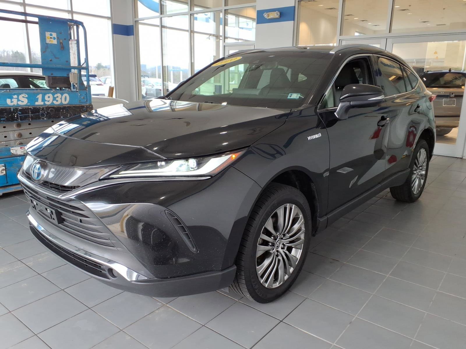 Used 2021 Toyota Venza XLE w/ Softex Package image 8