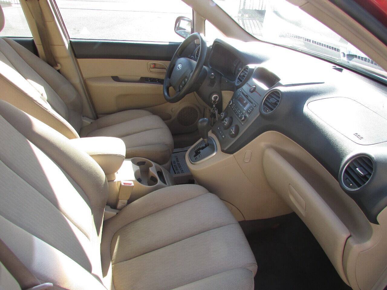 Used 2007 Kia Rondo LX w/ Convenience Pkg FWD image 28