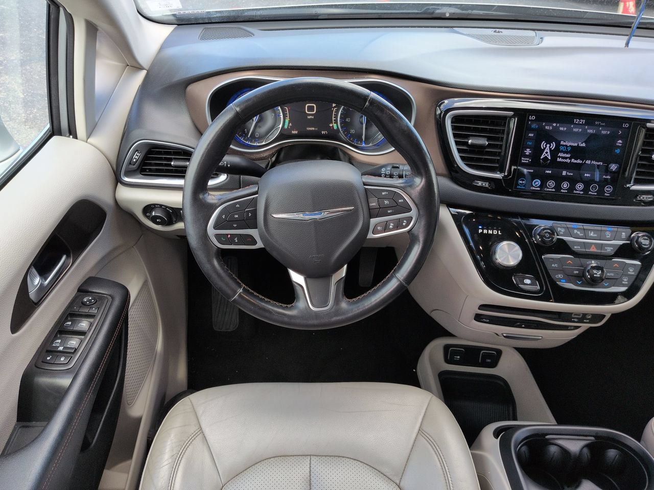 Used 2019 Chrysler Pacifica Touring-L Plus w/ Advanced Safetytec Group FWD image 16