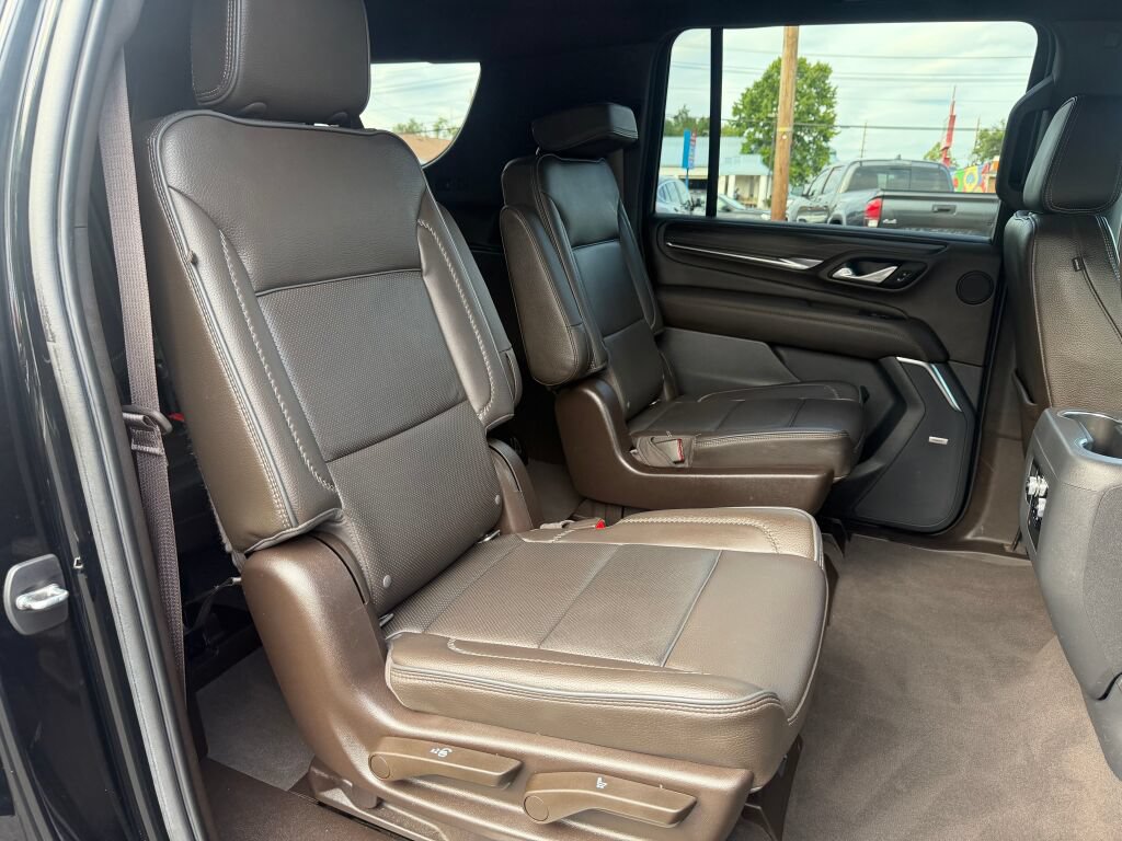 Used 2022 GMC Yukon XL Denali AWD/4WD image 27