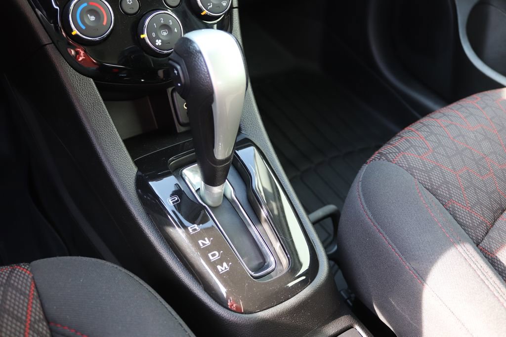 Used 2018 Chevrolet Sonic LT w/ True North Edition FWD image 27