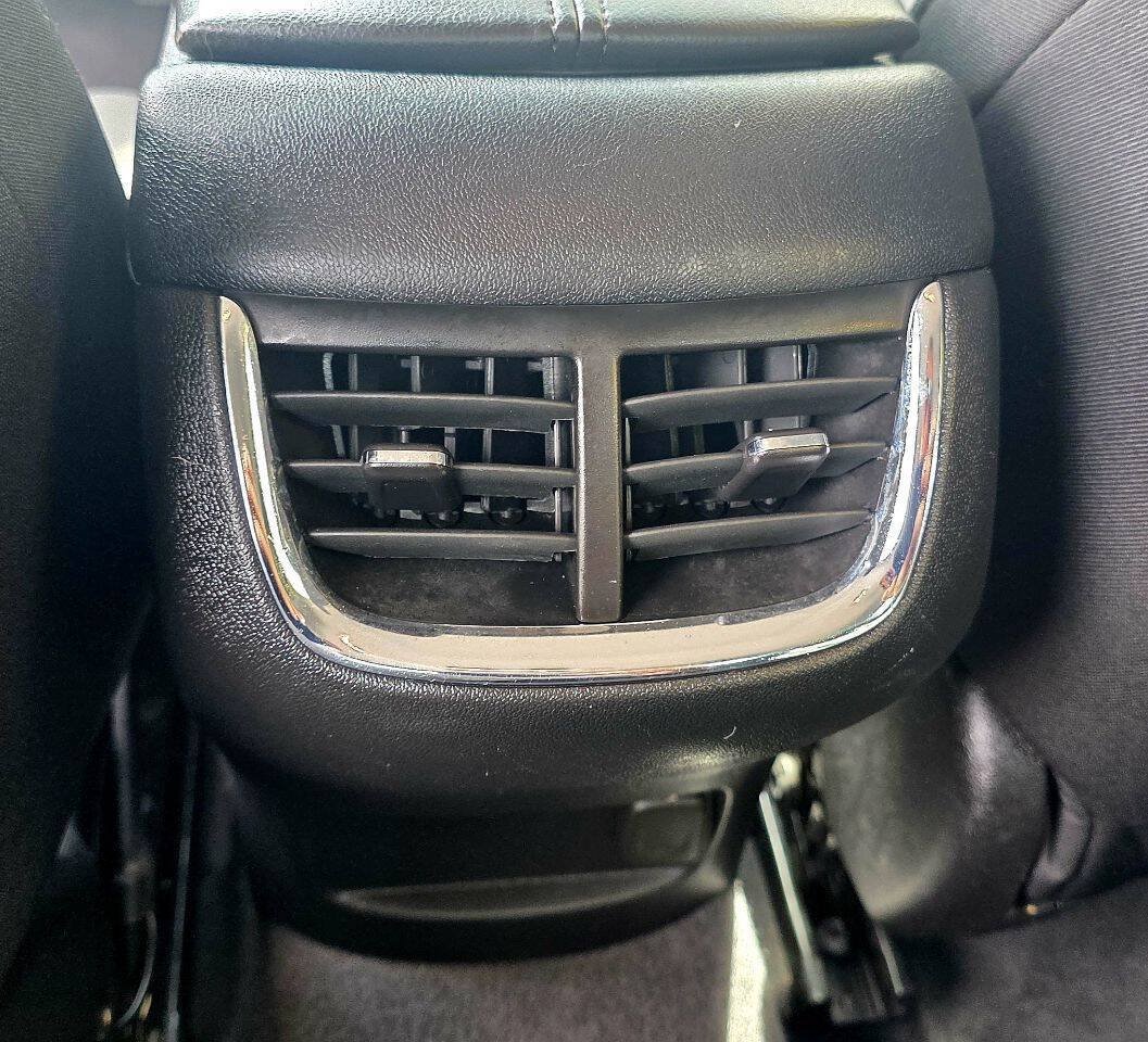 Used 2020 Chevrolet Malibu LT FWD image 14