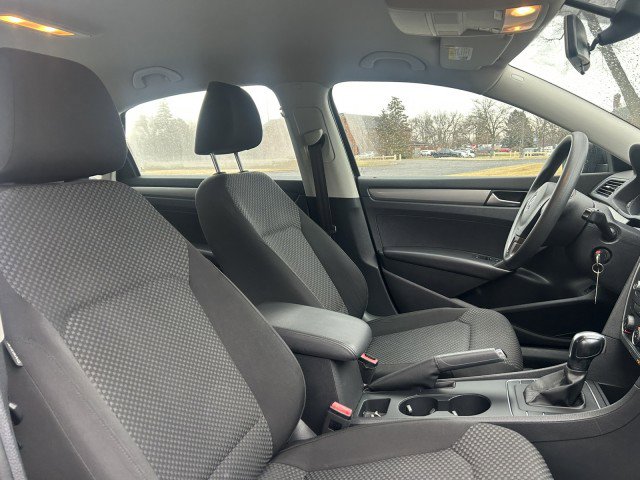 Used 2015 Volkswagen Passat 1.8T S image 27