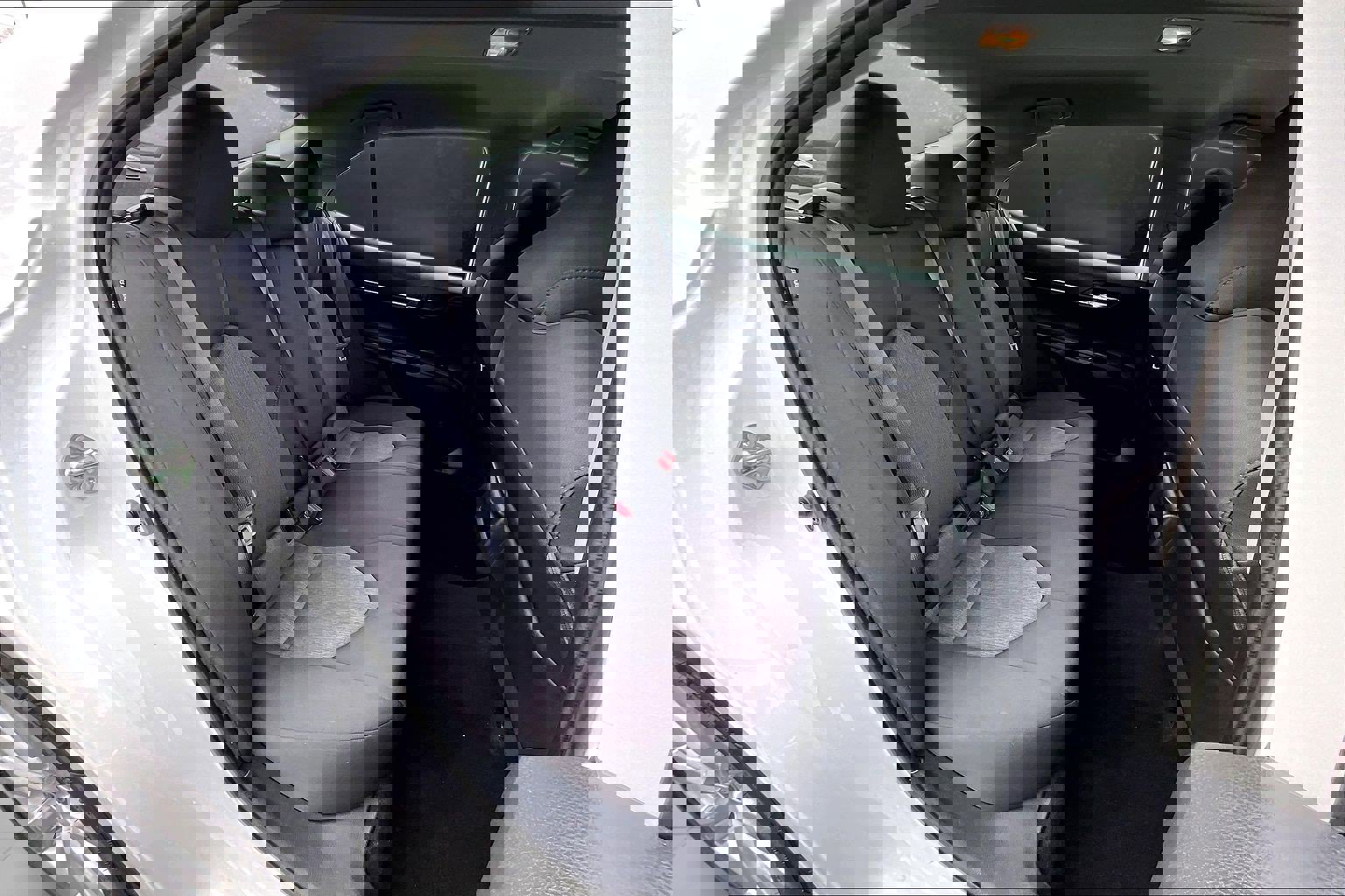 Used 2020 Toyota Camry LE image 27