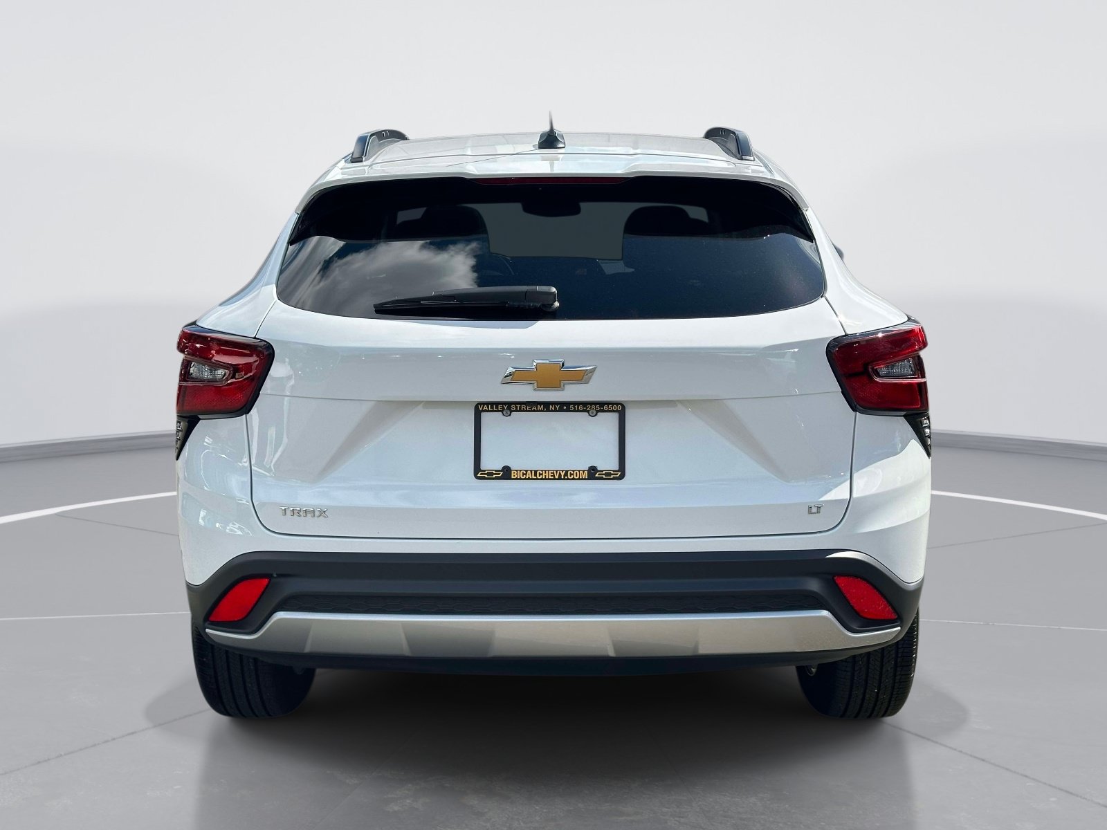 Used 2026 Chevrolet Trax LT w/ Sunroof Package FWD image 6