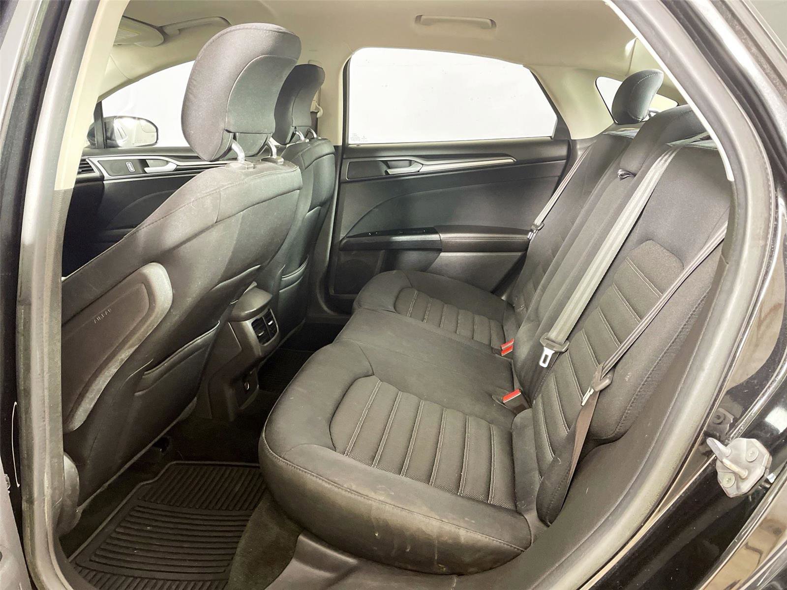 Used 2013 Ford Fusion SE FWD image 10