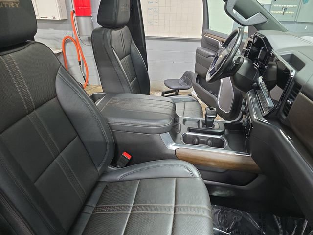 Used 2024 Chevrolet Silverado 1500 High Country w/ Technology Package AWD/4WD image 14