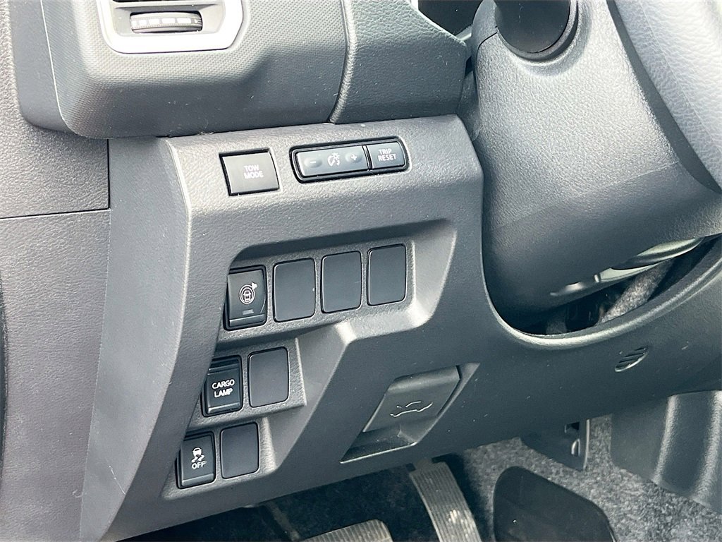 Used 2022 Nissan Frontier SV w/ Technology Package image 10