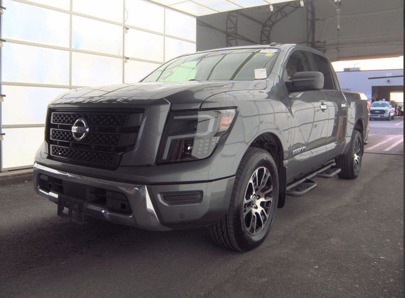 Used 2021 Nissan Titan SV w/ SV Convenience Package RWD image 3
