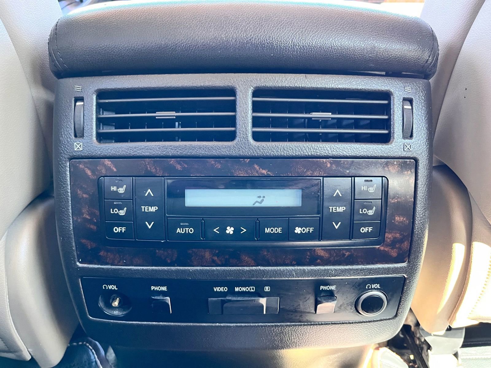 Used 2008 Toyota Land Cruiser image 33