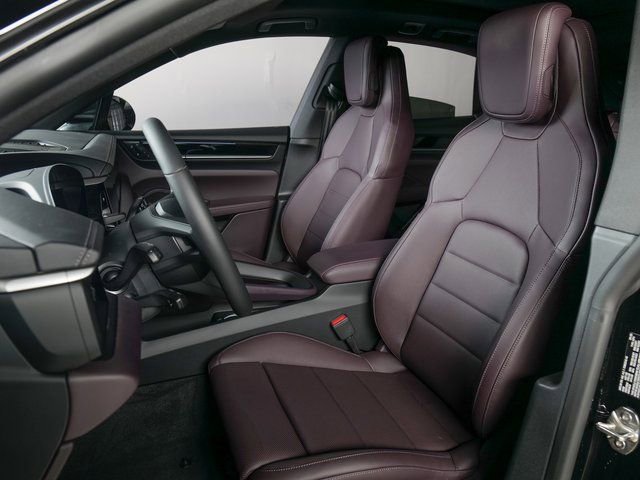 New 2025 Porsche Macan 4 Electric image 5