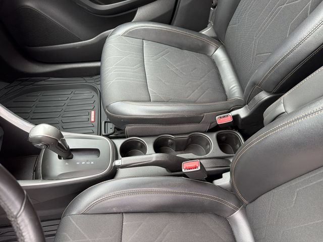 Used 2020 Chevrolet Trax LT w/ LT Convenience Package AWD/4WD image 22