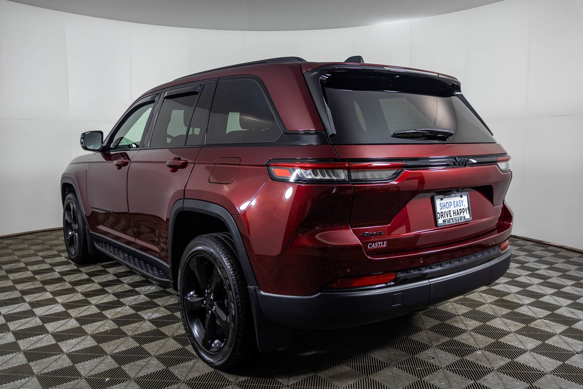 Used 2024 Jeep Grand Cherokee Altitude AWD/4WD image 21