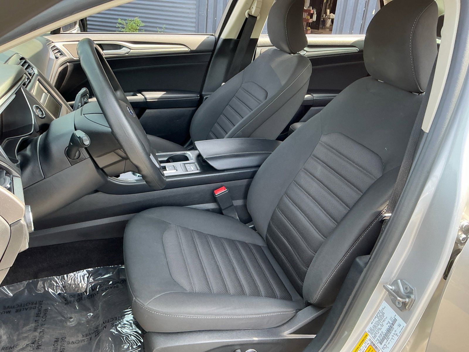 Used 2019 Ford Fusion SE FWD image 18