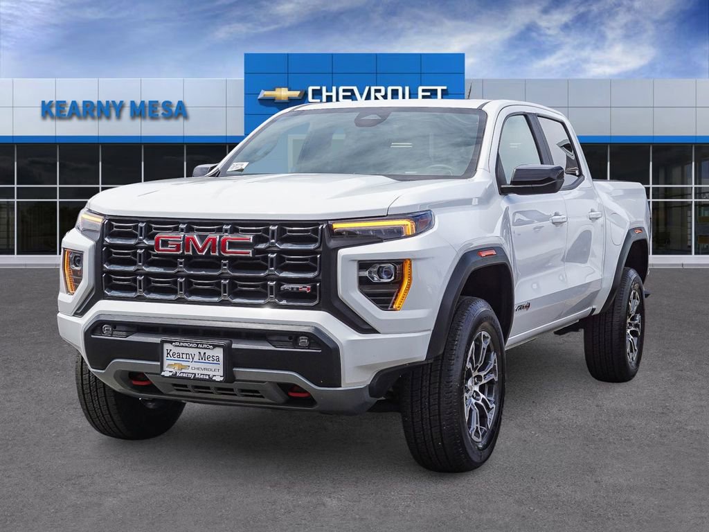 Used 2023 GMC Canyon AT4 AWD/4WD image 3