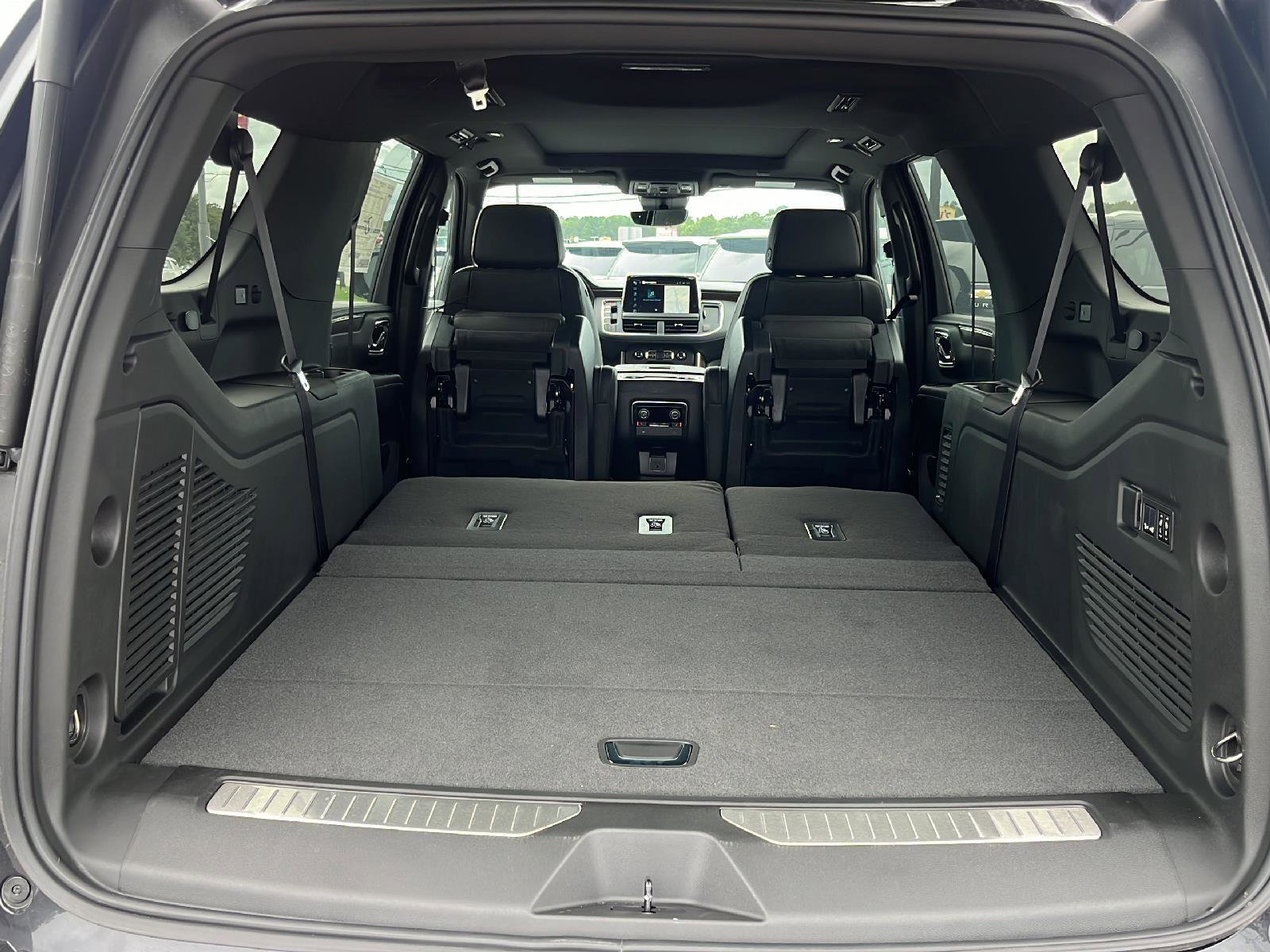 New 2024 Chevrolet Suburban High Country image 31