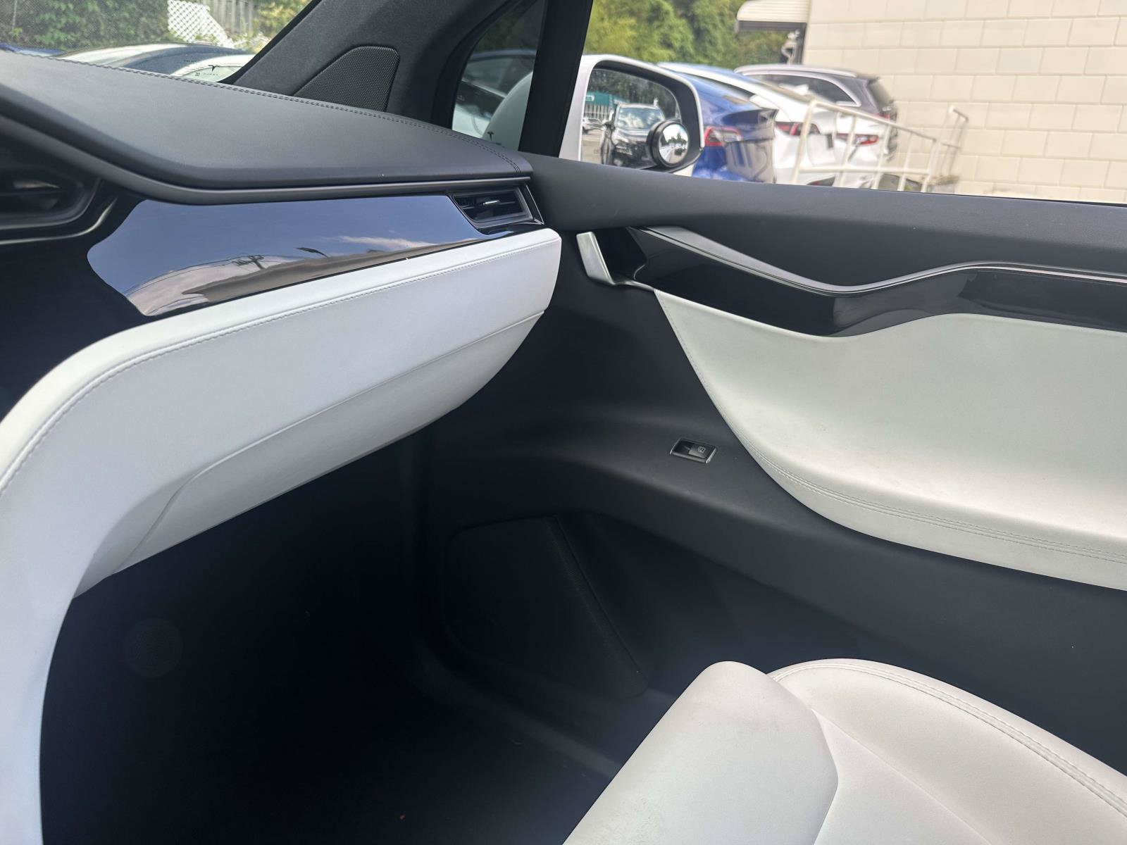Used 2019 Tesla Model X Long Range AWD/4WD image 31
