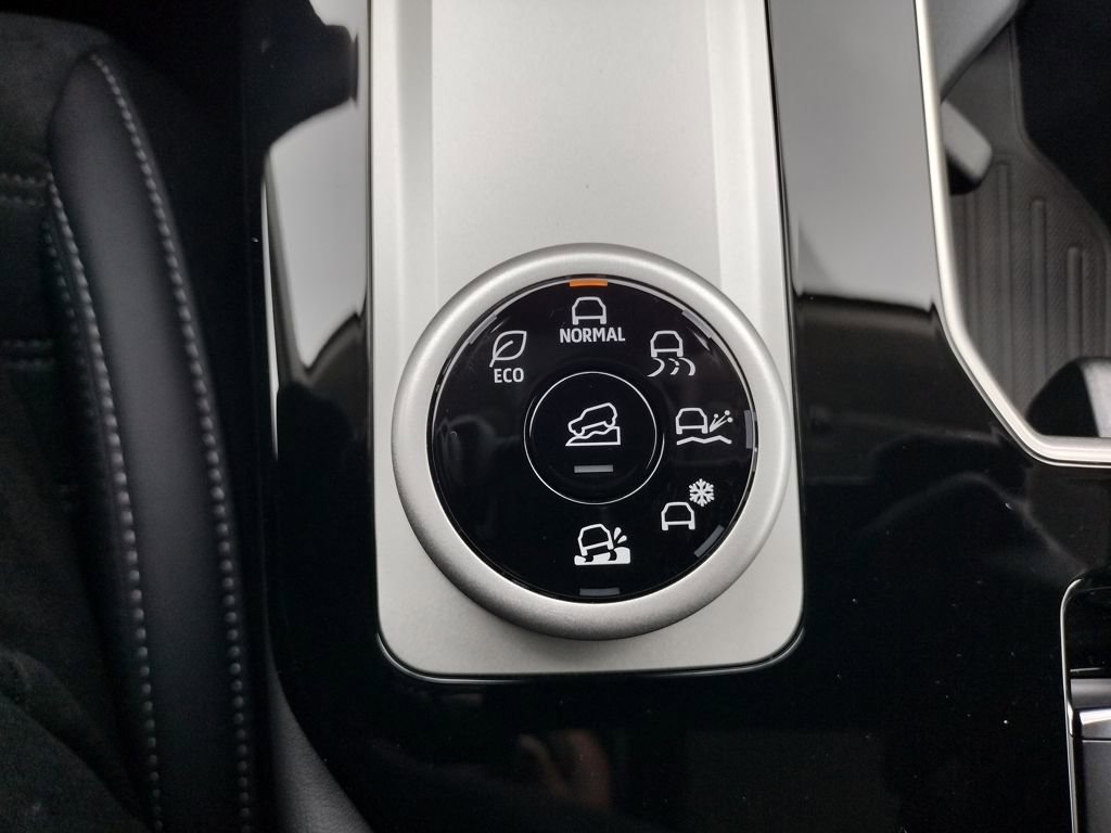 New 2026 Mitsubishi Outlander SE image 23