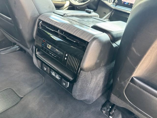 Used 2023 Jeep Wagoneer L Series II RWD image 24