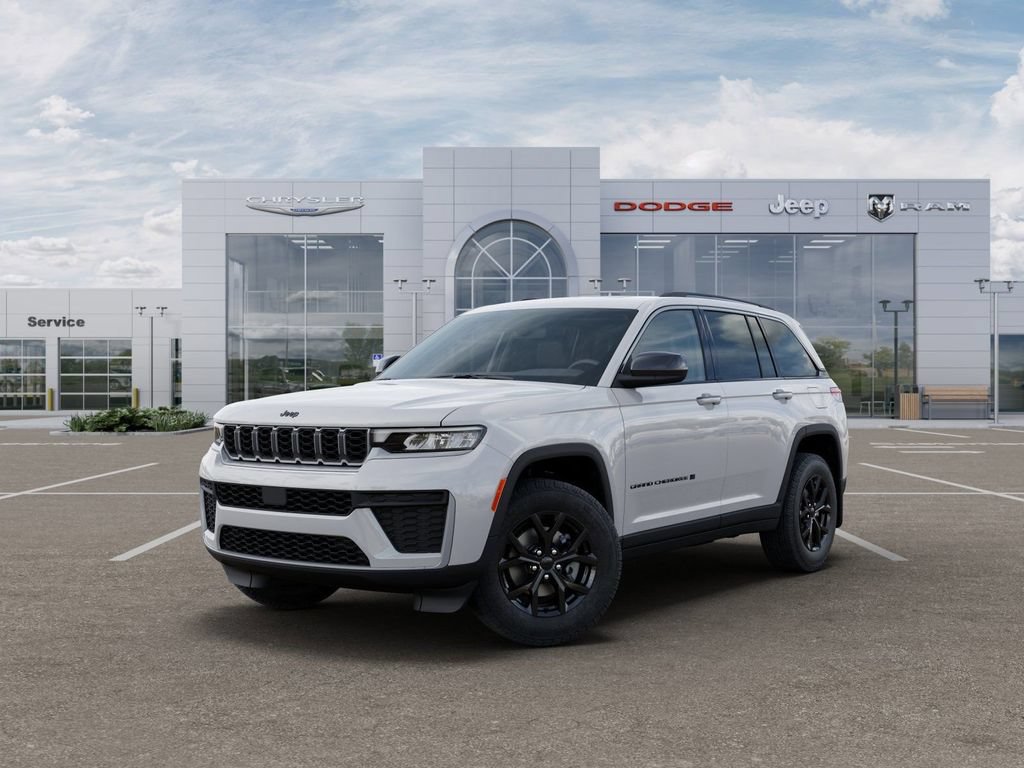 Used 2026 Jeep Grand Cherokee Altitude AWD/4WD image 1