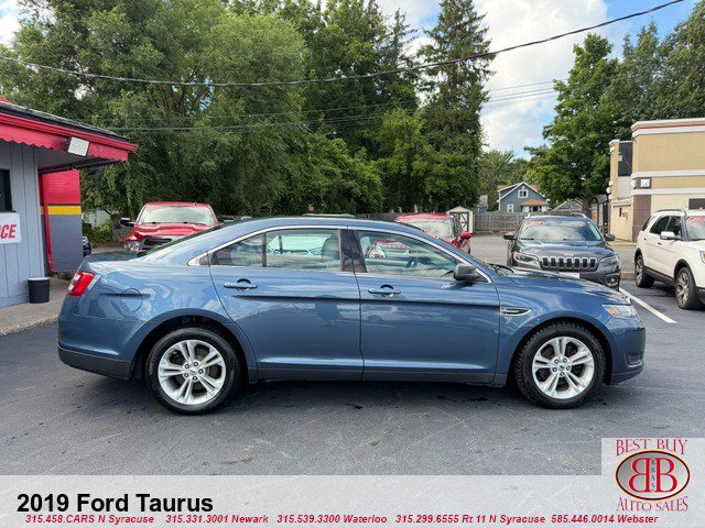 Used 2019 Ford Taurus SE FWD image 8