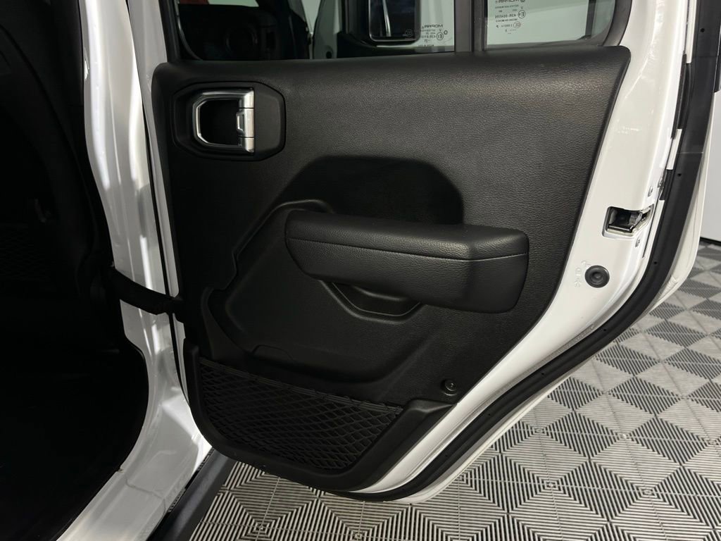 Used 2025 Jeep Wrangler Unlimited Rubicon image 32